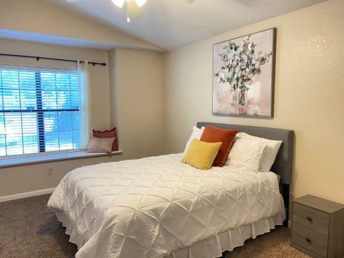Sleeps 6 Home - 8 Minutes Away From Pensacola Beach