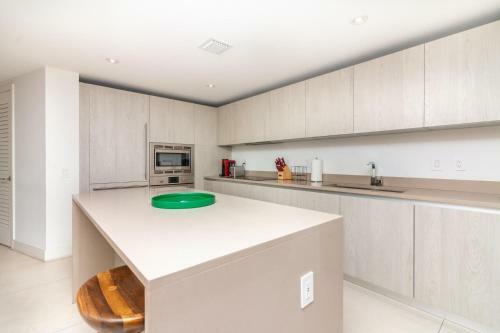 Apartamento Ocean View Corner Unit Rental Hyde Beach Resort 27th Floor Miami