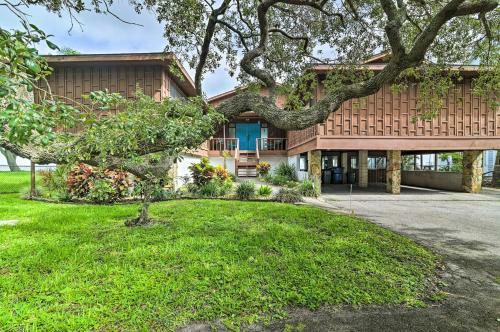 Tranquil Home With Private Yard And Fishing Dock!