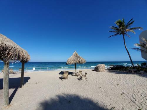 Beach Resort Villa - Beautiful Updated