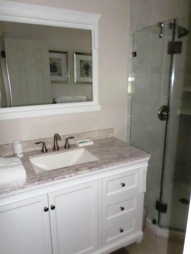 Beach Resort Villa - Beautiful Updated