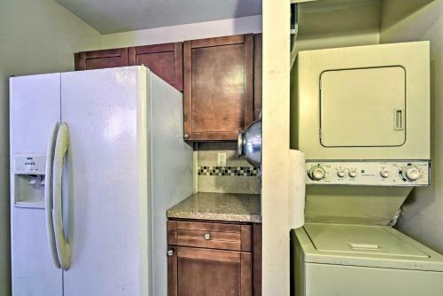 Inviting Family Apartment Less Than 3 Mi From The Coast!