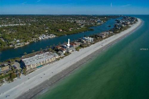 Apartamento 10 Steps To The Beach Couples Retreat