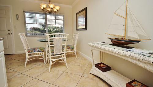 Barefoot Beach Resort By Teeming Vacation Rentals