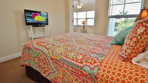 Barefoot Beach Resort By Teeming Vacation Rentals