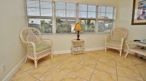 Barefoot Beach Resort By Teeming Vacation Rentals