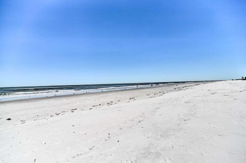 Apartamento Vibrant Resort Condo With Dedicated Beach Access