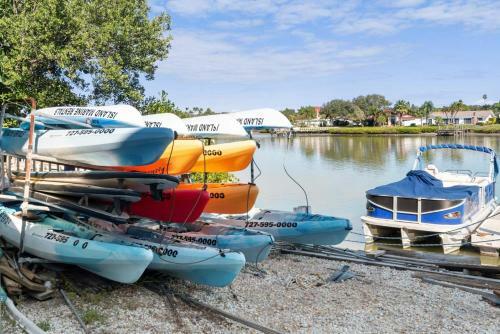 Charming Beach Cottage With Stunning Unset Views Pets Are Welcome Here Bella8