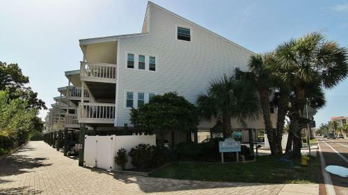 Intercoastal 203 By Teeming Vacation Rentals