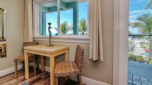 Bungalow Beach Place By Teeming Vacation Rentals