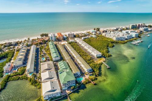 Sea Shell 24 -charming Townhome Near The Beach With Pool And Bbq