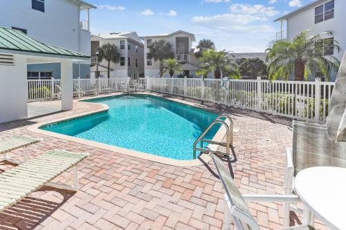 Sea Shell 24 -charming Townhome Near The Beach With Pool And Bbq