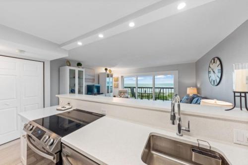 Apartamento Direct Gulf Front Unit With Gorgeous Beach Views Has Been Recently Renovated Tt203