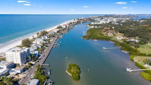 Apartamento Direct Gulf Front Unit With Gorgeous Beach Views Has Been Recently Renovated Tt203