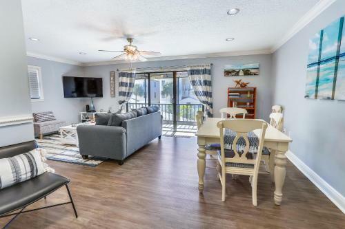Sea Shell 14 - New! Beautifully Remodeled Townhouse With Beach Access!