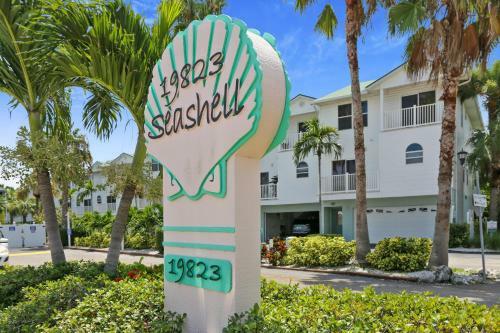 Sea Shell 14 - New! Beautifully Remodeled Townhouse With Beach Access!