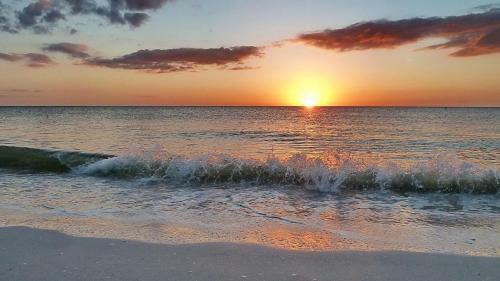 Sea Shell 14 - New! Beautifully Remodeled Townhouse With Beach Access!
