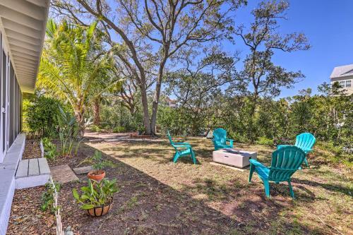 Tropical Waterfront Home Central Location!