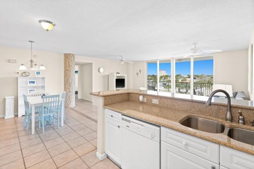 Dune Pointe 403