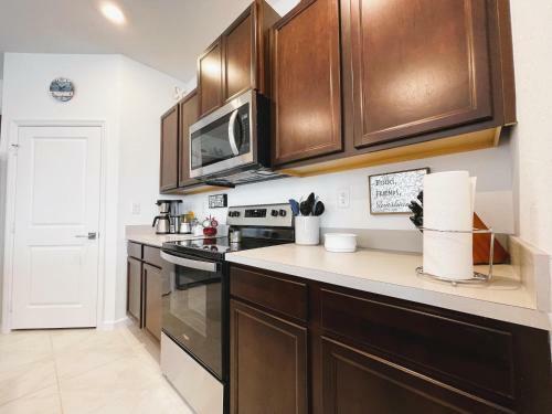 New 3br Spacious & Lux Beach House Theme By Air Base Miami