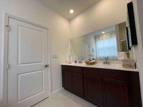 New 3br Spacious & Lux Beach House Theme By Air Base Miami
