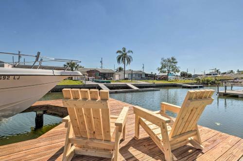 Spacious Canalfront Home With Kayaks 1 Mi To Beach!
