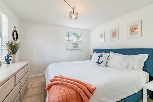 Coral Cabana - Waterfront Home With Dock