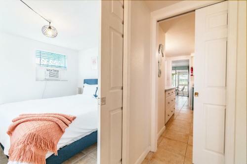 Coral Cabana - Waterfront Home With Dock