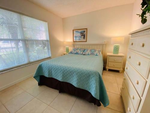 Southern Dunes Home Lake Views! Home