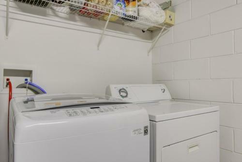 Southern Dunes Home Lake Views! Home