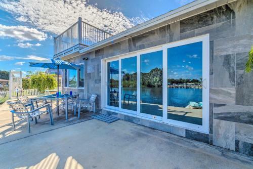 Canalfront Home Kayakers Paradise With Deck!