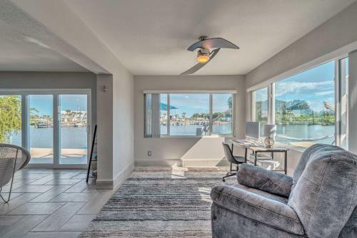 Canalfront Home Kayakers Paradise With Deck!