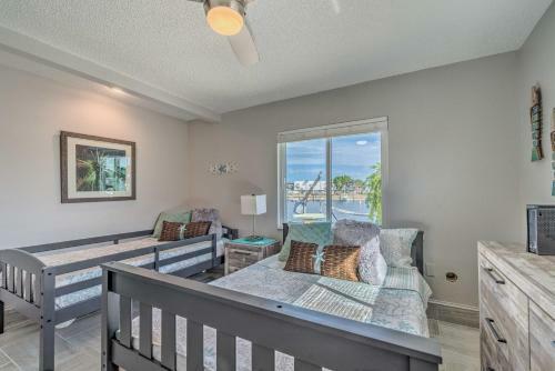 Canalfront Home Kayakers Paradise With Deck!