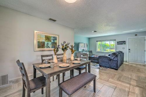 Canalfront Home Kayakers Paradise With Deck!