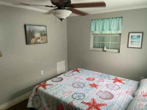Gorgeous Seaside Seashell Cottage!