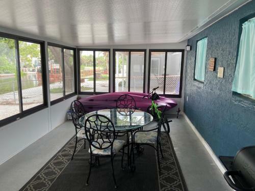 Gorgeous Seaside Seashell Cottage!