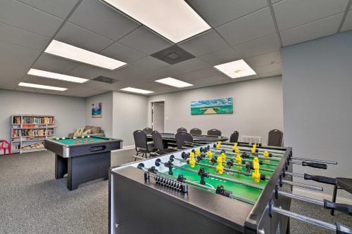 Apartamento Hudson Resort Condo With Private Beach Access!