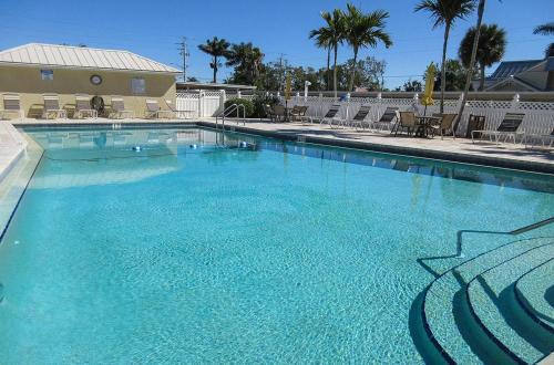 Sand Caper 705 By Kathy Nesbit Vacations