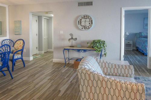 Creciente 213n By Kathy Nesbit Vacations