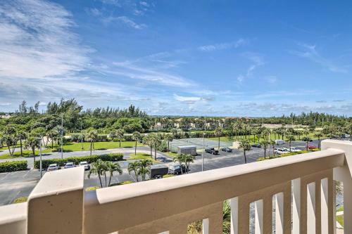 Apartamento Oceanfront Jensen Beach Condo - Golf Nearby!