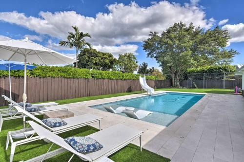 Miami Home Outdoor Pool With Slide And Fire Pit!