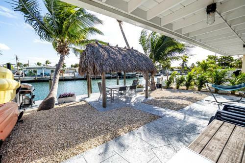 Newly Renovated 3br2ba Duplex With Private Dock