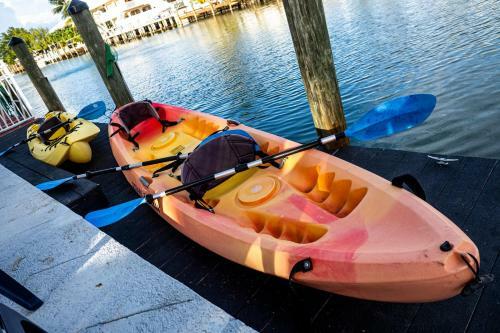 Newly Renovated 3br2ba Duplex With Private Dock