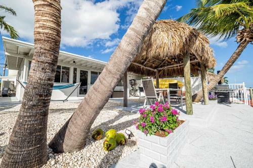 Newly Renovated 3br2ba Duplex With Private Dock