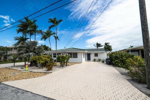 Newly Renovated 3br2ba Duplex With Private Dock