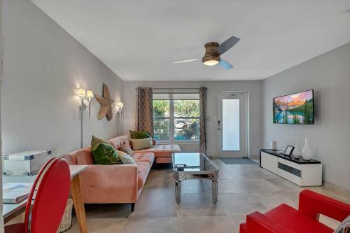 Wilton Manors Cottage West 2 Bed 2 Bath W/own Pool