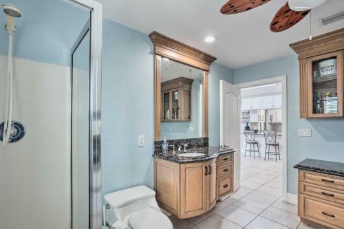 Lake Worth Waterfront Home - 5 Mi To Beach!