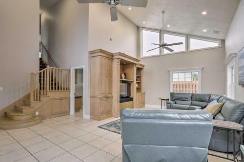 Lake Worth Waterfront Home - 5 Mi To Beach!