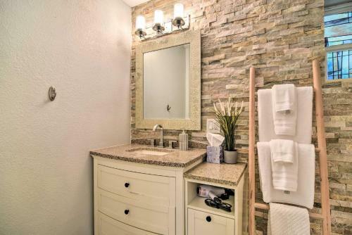 Updated Largo Home With Private Pool And Lanai!