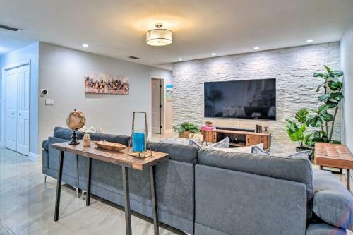Updated Largo Home With Private Pool And Lanai!
